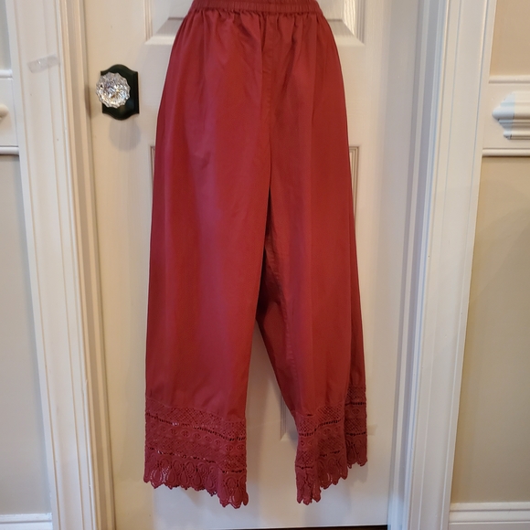 April Cornell Burgundy Lace Capris - Picture 1 of 13